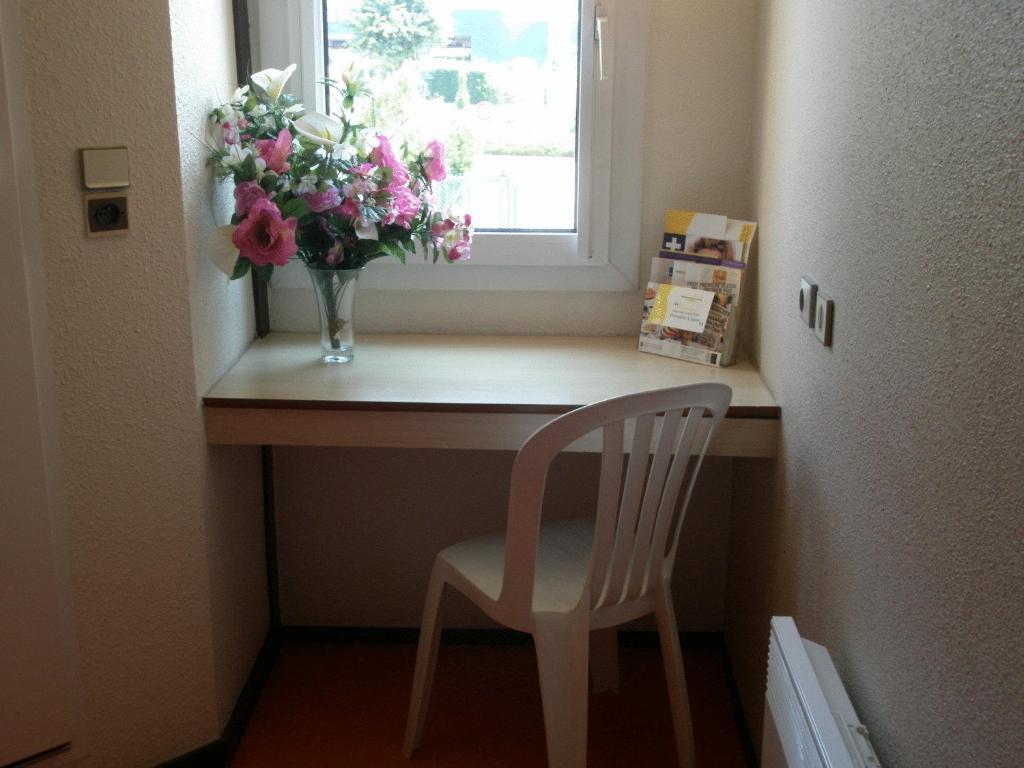 Hotel F1 Lyon Genay Massieux Room photo