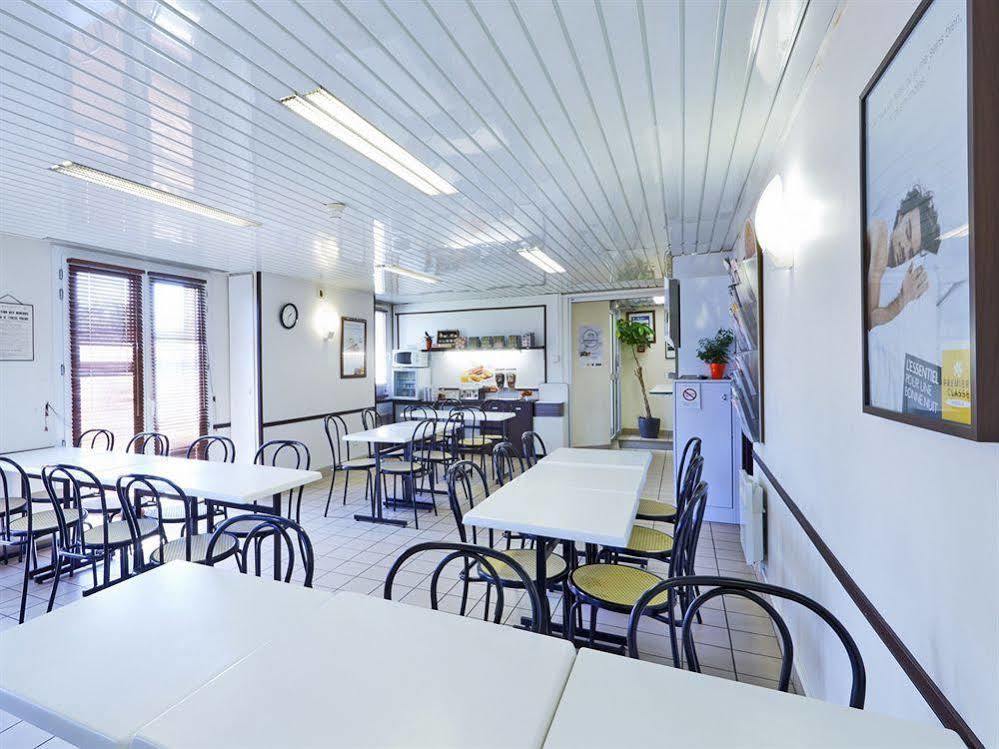 Hotel F1 Lyon Genay Massieux Exterior photo